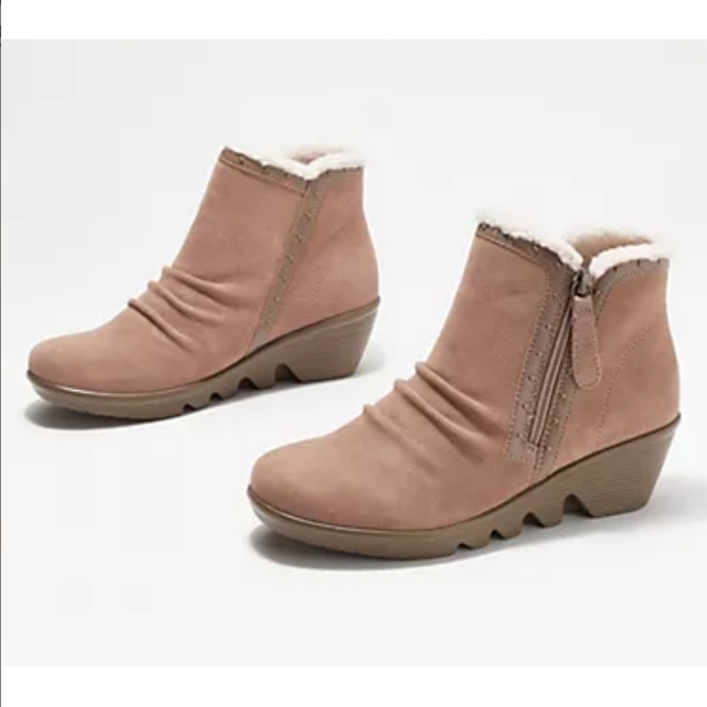 NIB Skechers Studded Sherpa Trim Bootie Jumper Mushroom Size 9